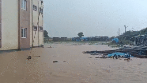 Der Campus in Hyderabad steht unter Wasser.