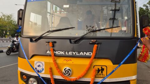der neue Schulbus an der Penthakata Schule